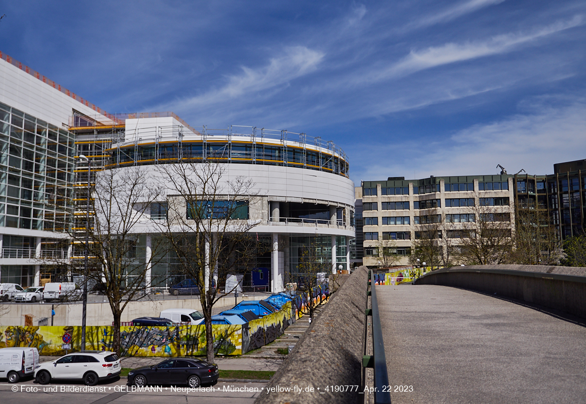 22.04.2023 - Baustelle auf der ehemaligen Allianz-Versicherung in Neuperlach